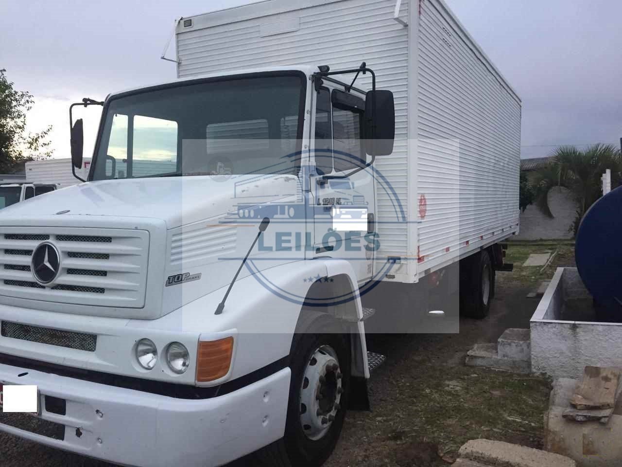 Mercedes Benz L-1218 - 4x2 - 2002 - Baú