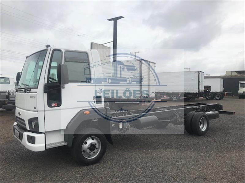 FORD CARGO 1119 - 4x2 - 2014 - CHASSI