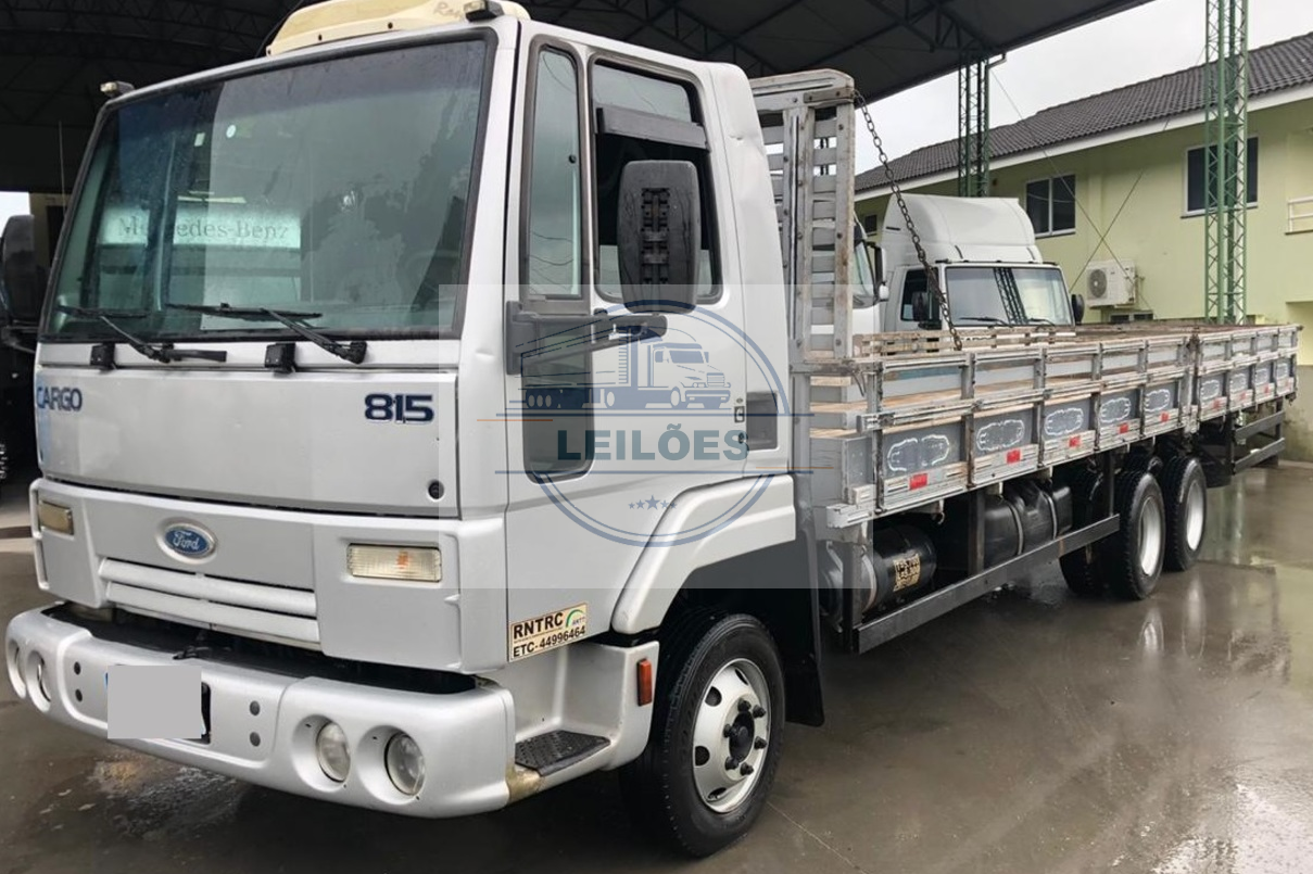 Ford  Cargo 815 - 6x2 - 2012 - Carroceria